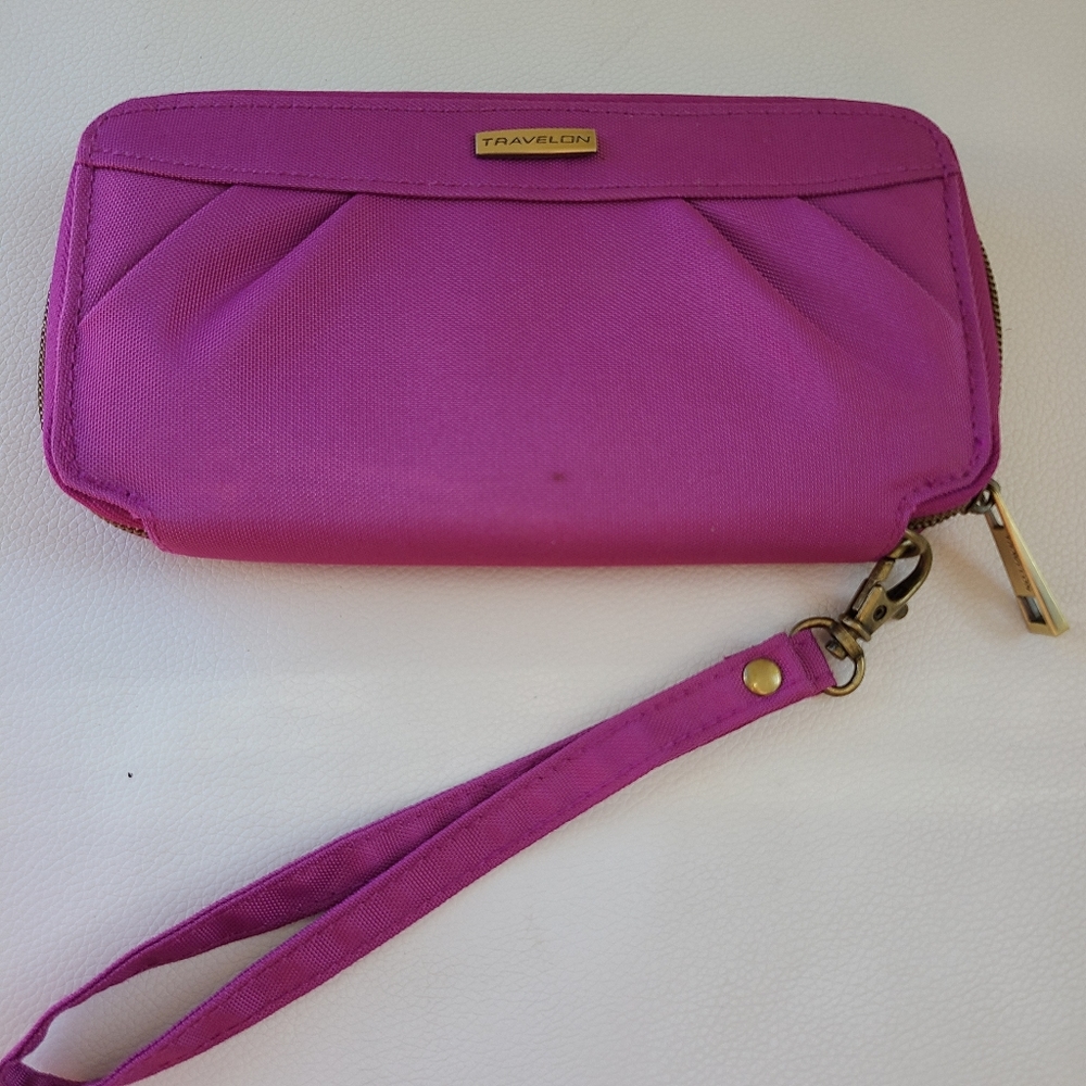 Travelon RFID blocking purple wristlet/wallet